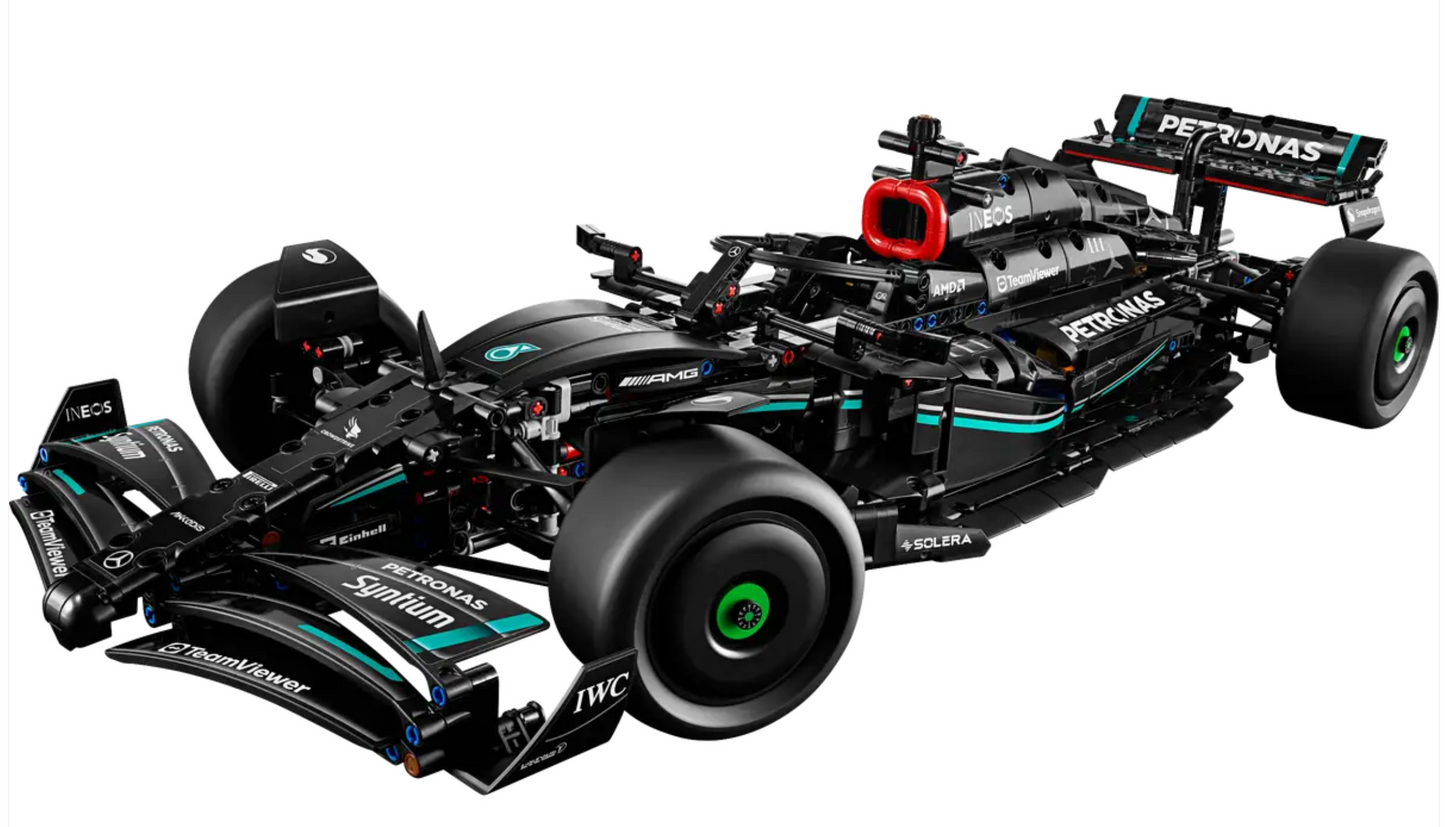 Mercedes-AMG F1 W14 E Performance Sets